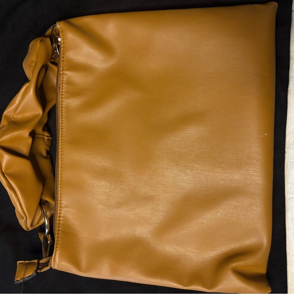 Minimalist Chic Tan Shoulder or Clutch Bag Perfect for everyday use - Picture 5 of 5
